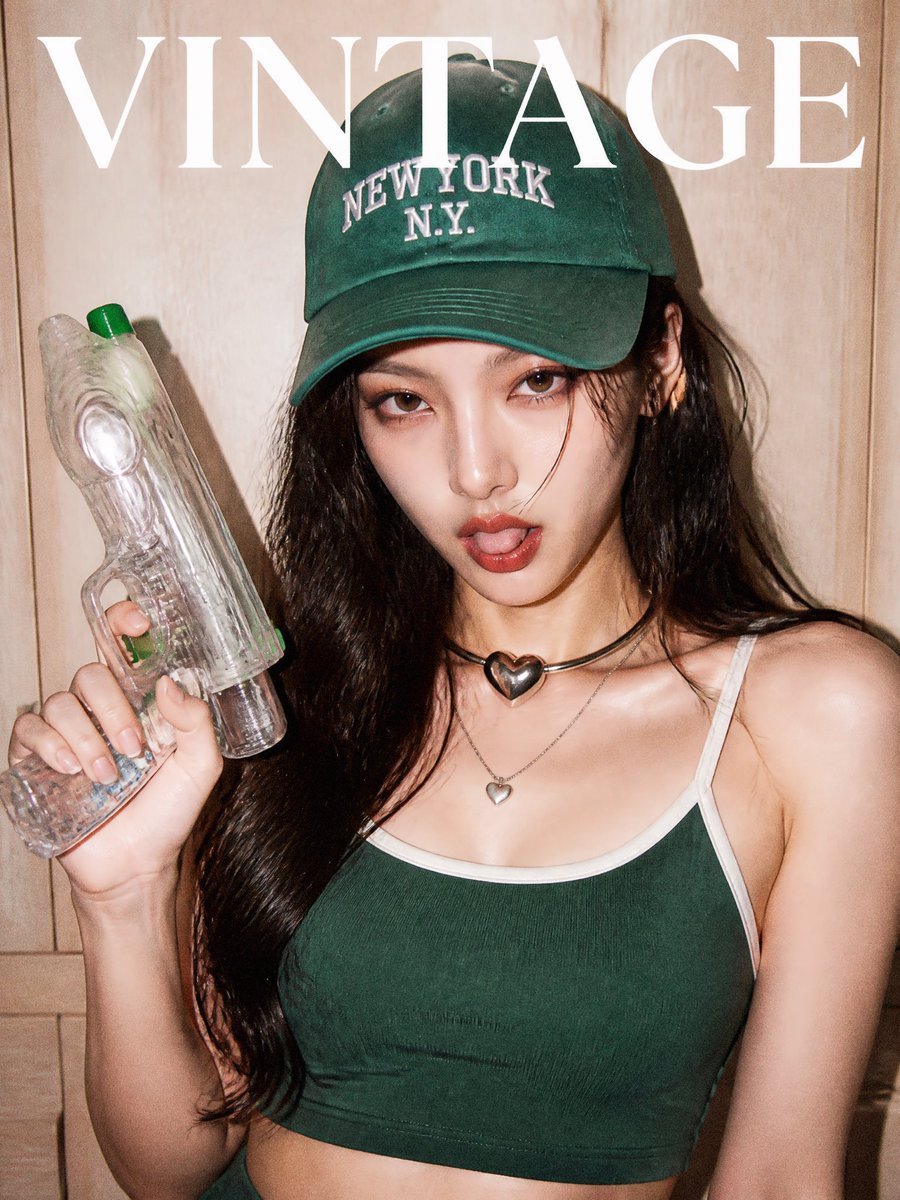 不妨试试用这个提示词，为自己或女朋友/妻子生成一张惊艳的杂志风格人像 🤔 #AIart️️️️️️️️️️️️️️️️️️️️️️️️️️️️️️️️️️️️️️️️️️️️️️️️️️ 👈...
