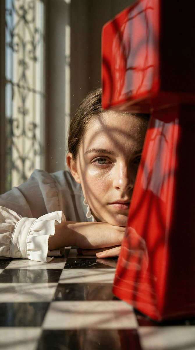 女性, The Protagonist, Young Adult, Neutral but intense gaze, partially shadowed, Messy, textured,...