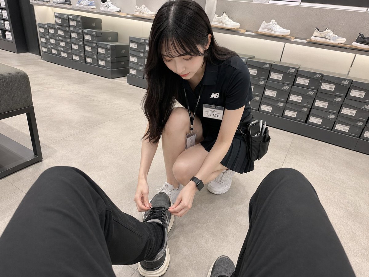 GPT # 图像格式与拍摄视角 生成一张横版4:3的手机照片。 图像从坐在椅子上的第一人称视角拍摄。 相机位于就座者胸部到面部的高度，以明显的高角度斜向下拍摄。 使用手机略微广角的镜头，呈现自...