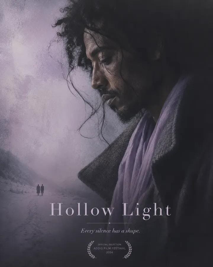 极简艺术电影海报，一张[HUMAN]的特写肖像，身着[CLOTHING]，侧面侧脸呈现，部分被阴影吞没，几缕松散的发丝飘过面部。使用[PALETTE]，抽象的光与暗块面，哑光磨砂渐变背景，[S...