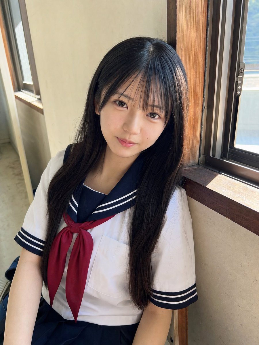 GPT image 2 via chatgpt { "prompt": "美丽年轻的日本女学生,黑色长直发,柔和蓬松的刘海,白皙自然的肌肤,精致的面部特征,神情平静而温柔。身穿经典的白色水手服...
