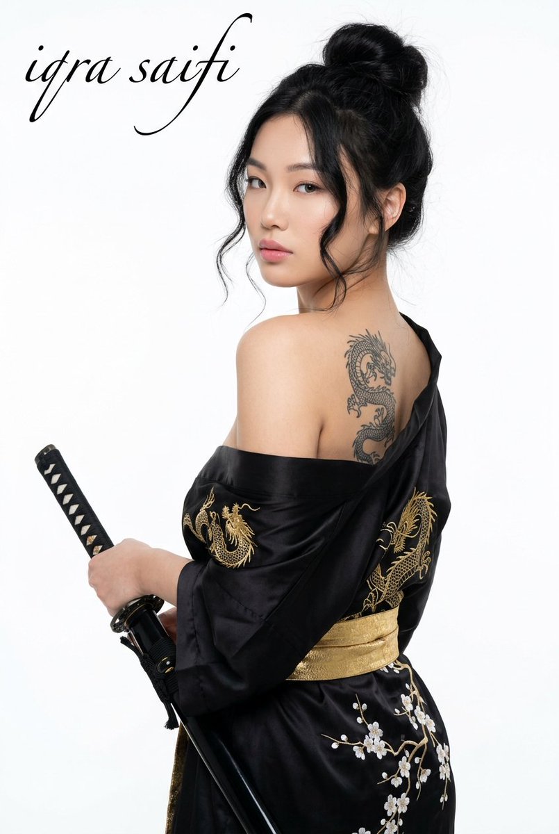 "subject": { "demographic": "年轻东亚女性", "expression": "平静、中性、略带强烈，直视观众", "pose": "躯干背对镜头，头部转动从左肩回望...