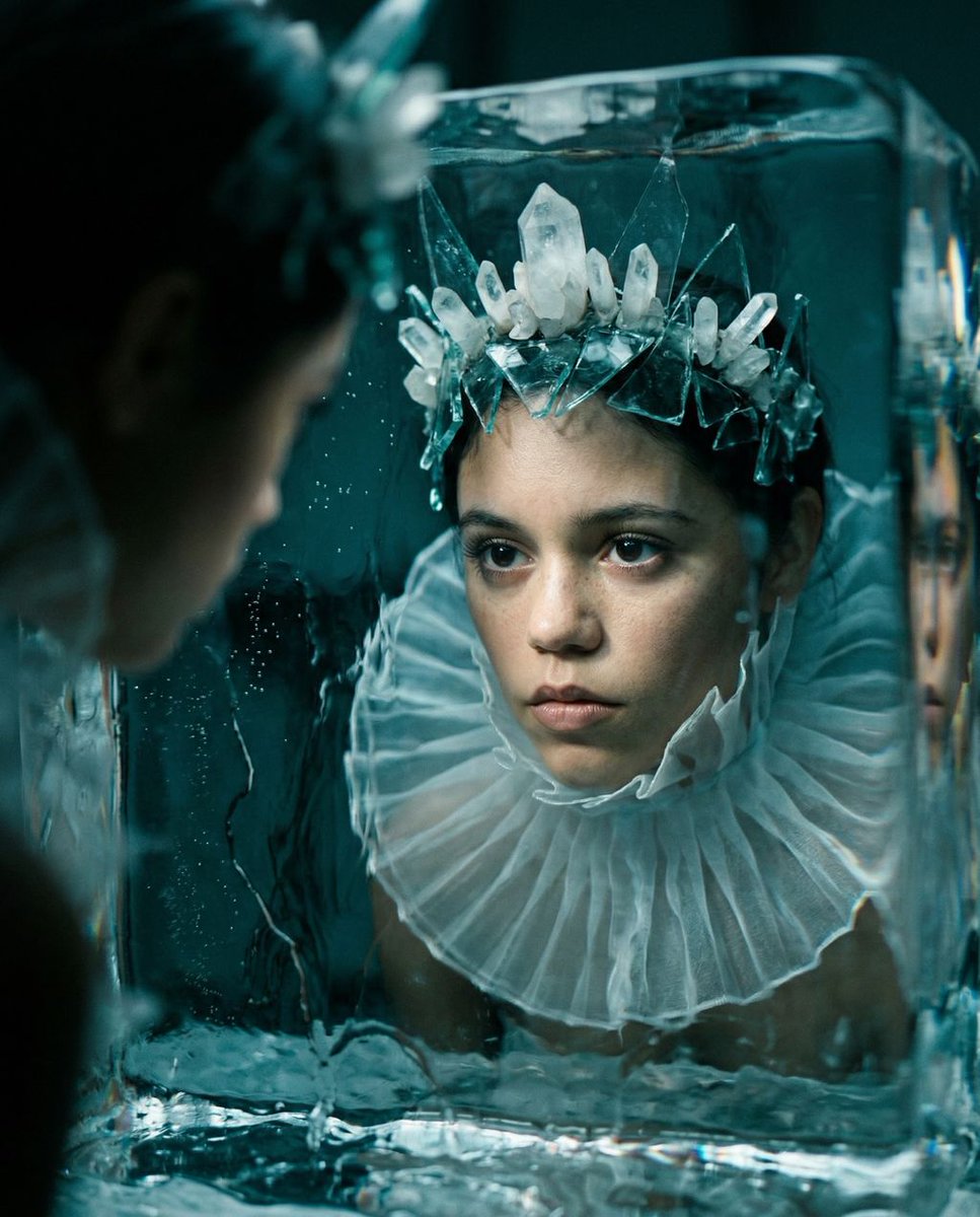 女性, The Protagonist / The Ice Sculptor's Muse, Universal, Age 20-30, Stoic, neutral, piercing ga...