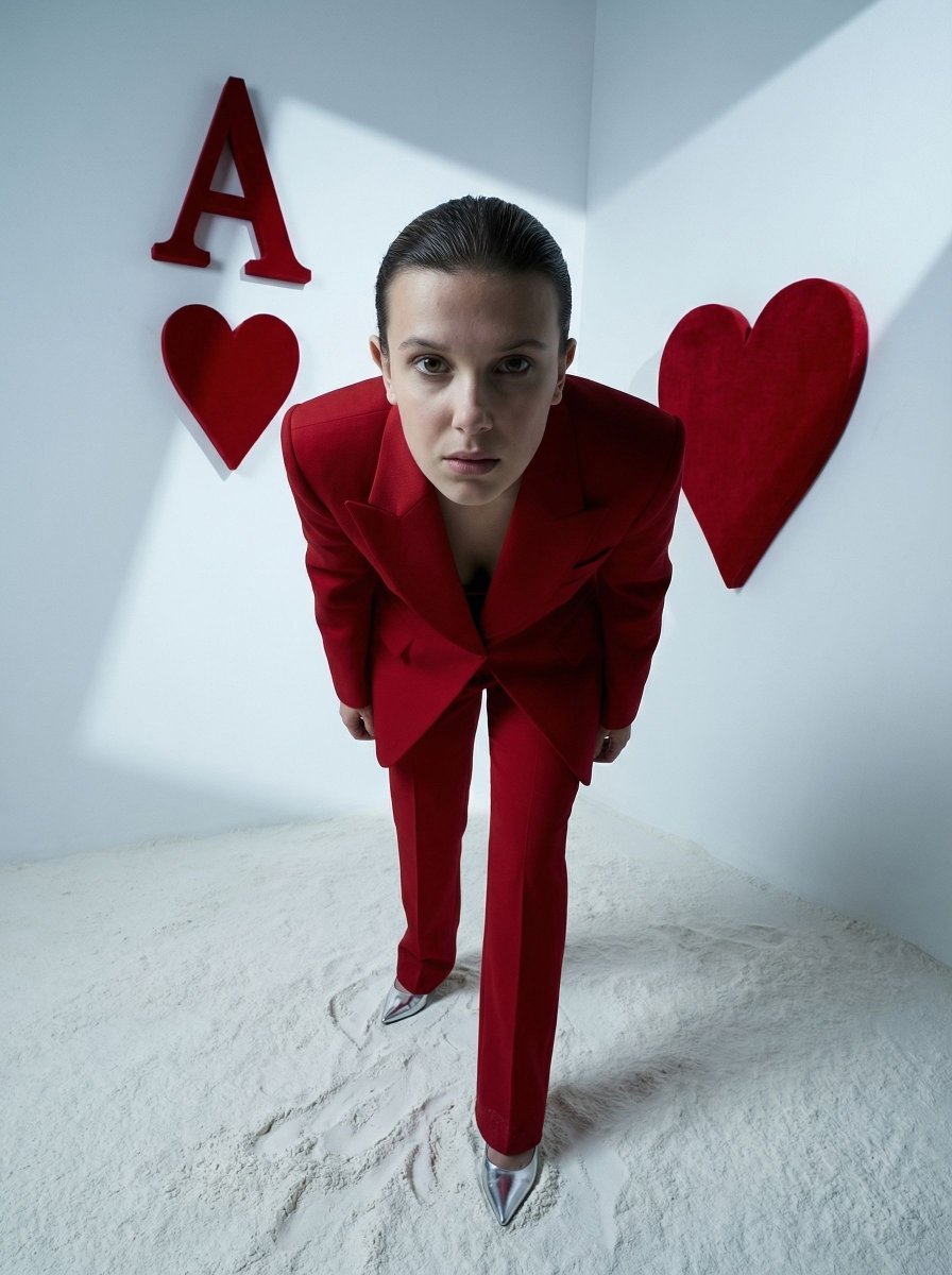 女性, The Protagonist, an otherworldly and emotionally detached observer., Ageless, striking unive...
