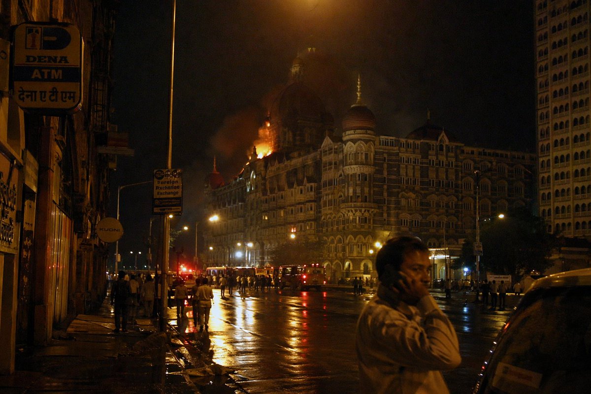 'City of Mumbai on 26th November, 2008 at 10 AM, 6 PM, and 9 PM.' 我没有提供任何关于具体事件或确切地点的背景，但 GPT Im...