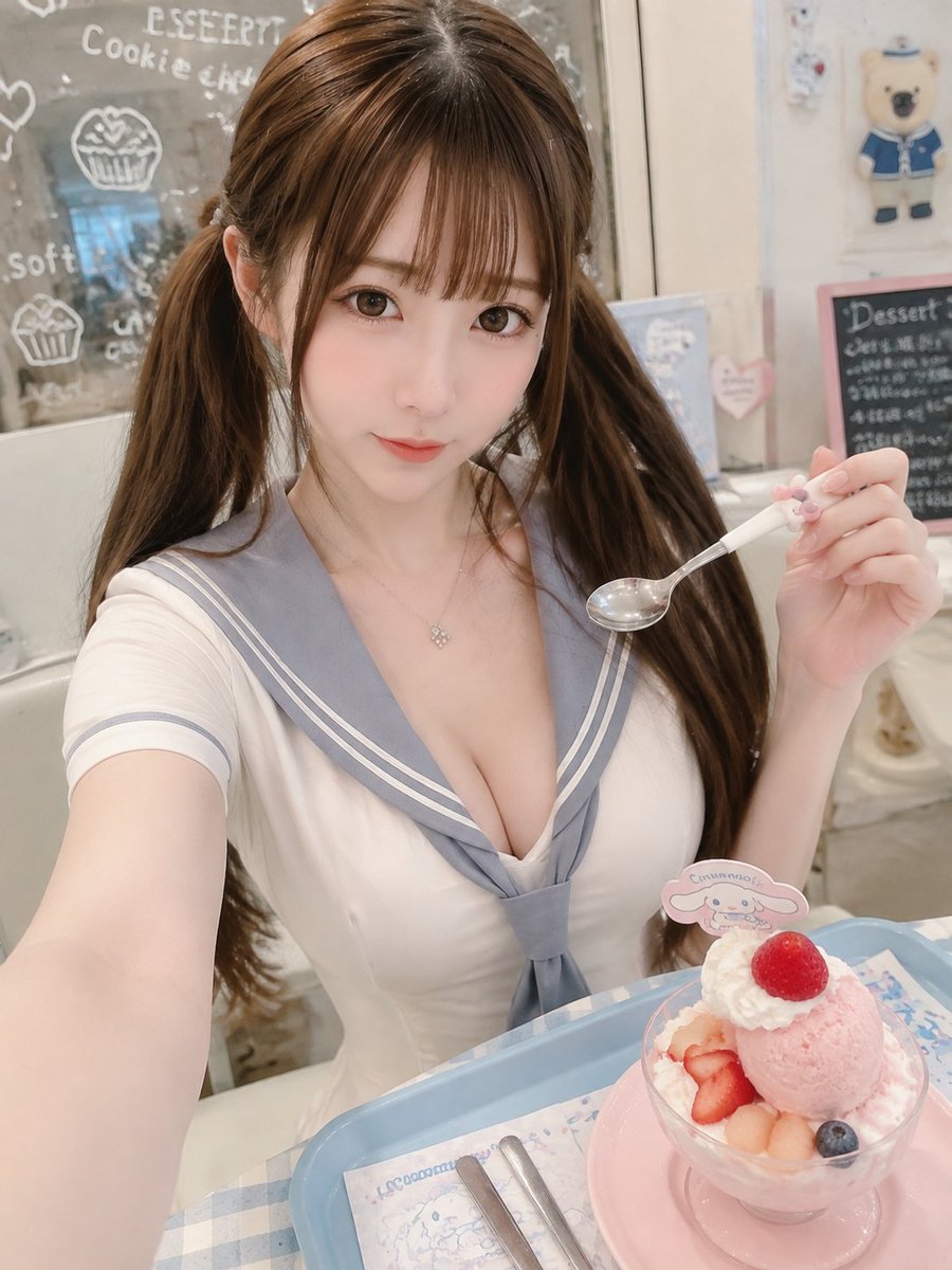 【韩系双马尾女孩 · 清新甜美写真｜通用模板】 3:4竖幅真人手机摄影，成年女性角色扮演写真，韩系小清新甜品店 / 可爱咖啡店 / 浅色窗边场景...