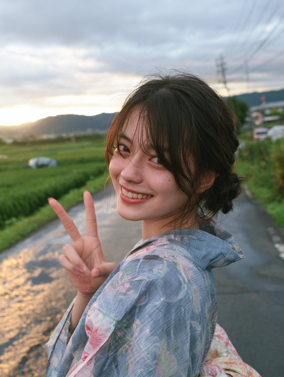 傍晚骤雨过后，我与你的夏日祭。 提示词（midjourney）： Japanese woman in the evening, wearing...
